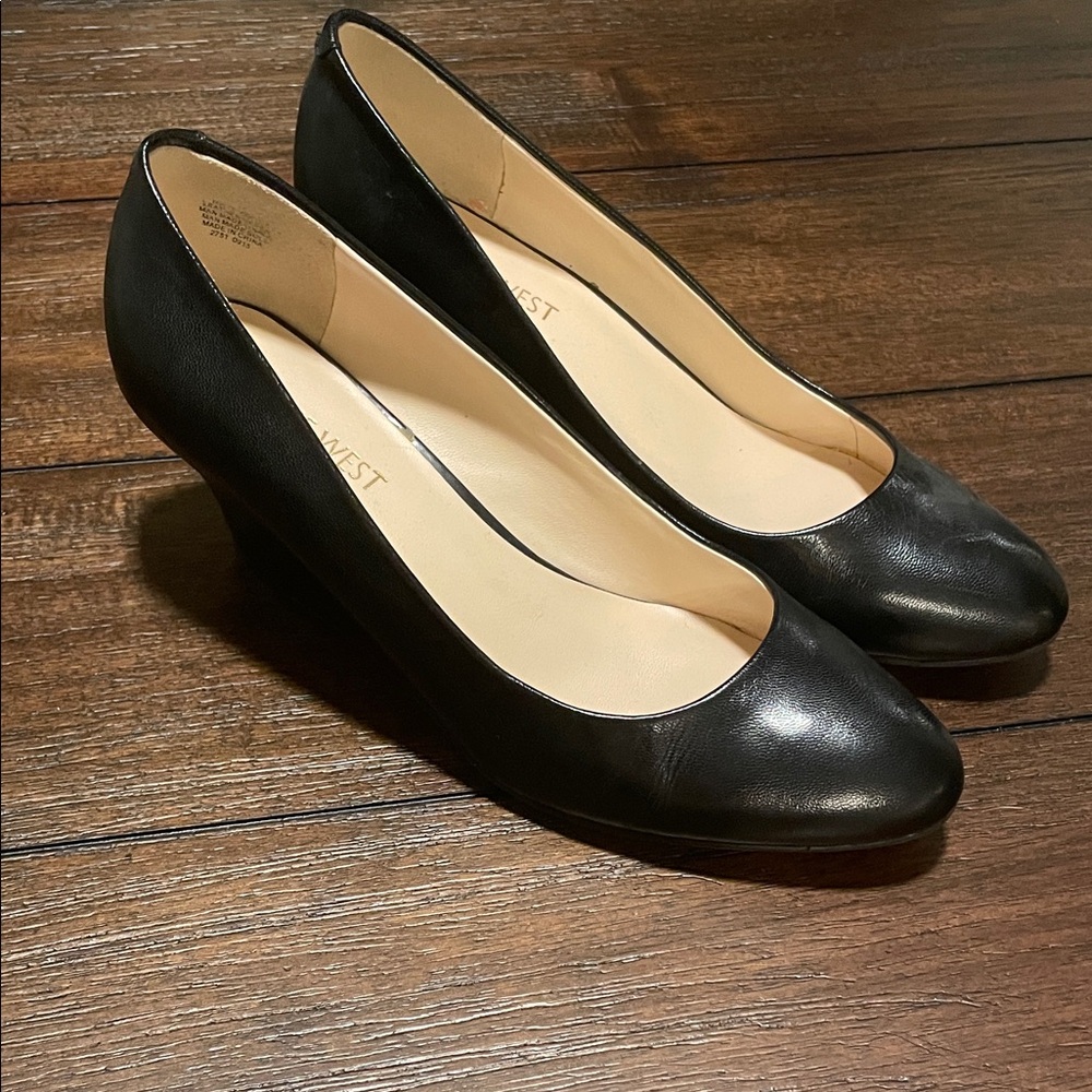 Nine West Black Leather Wedge Pumps